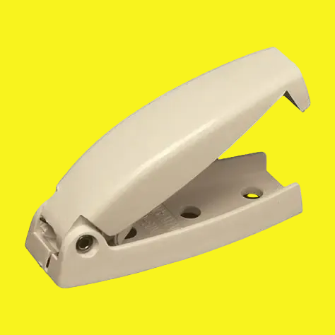Baggage door catch, colonial white
