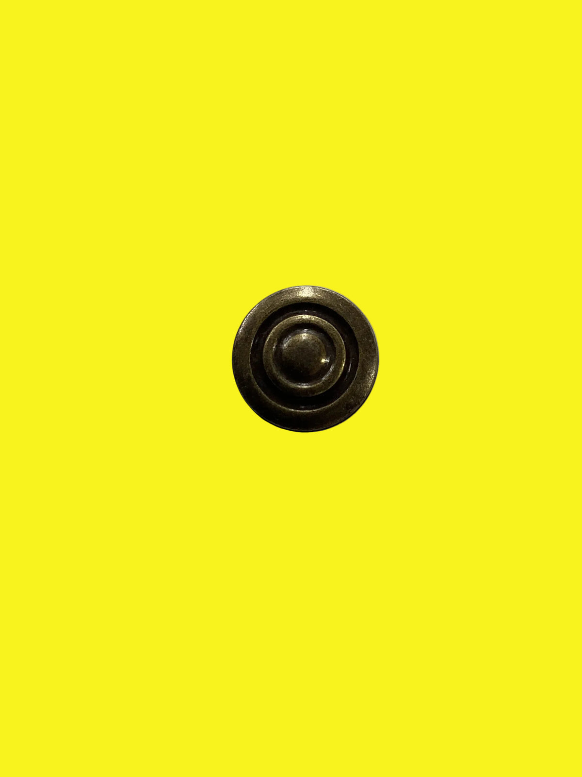 Round bronze cabinet door knob